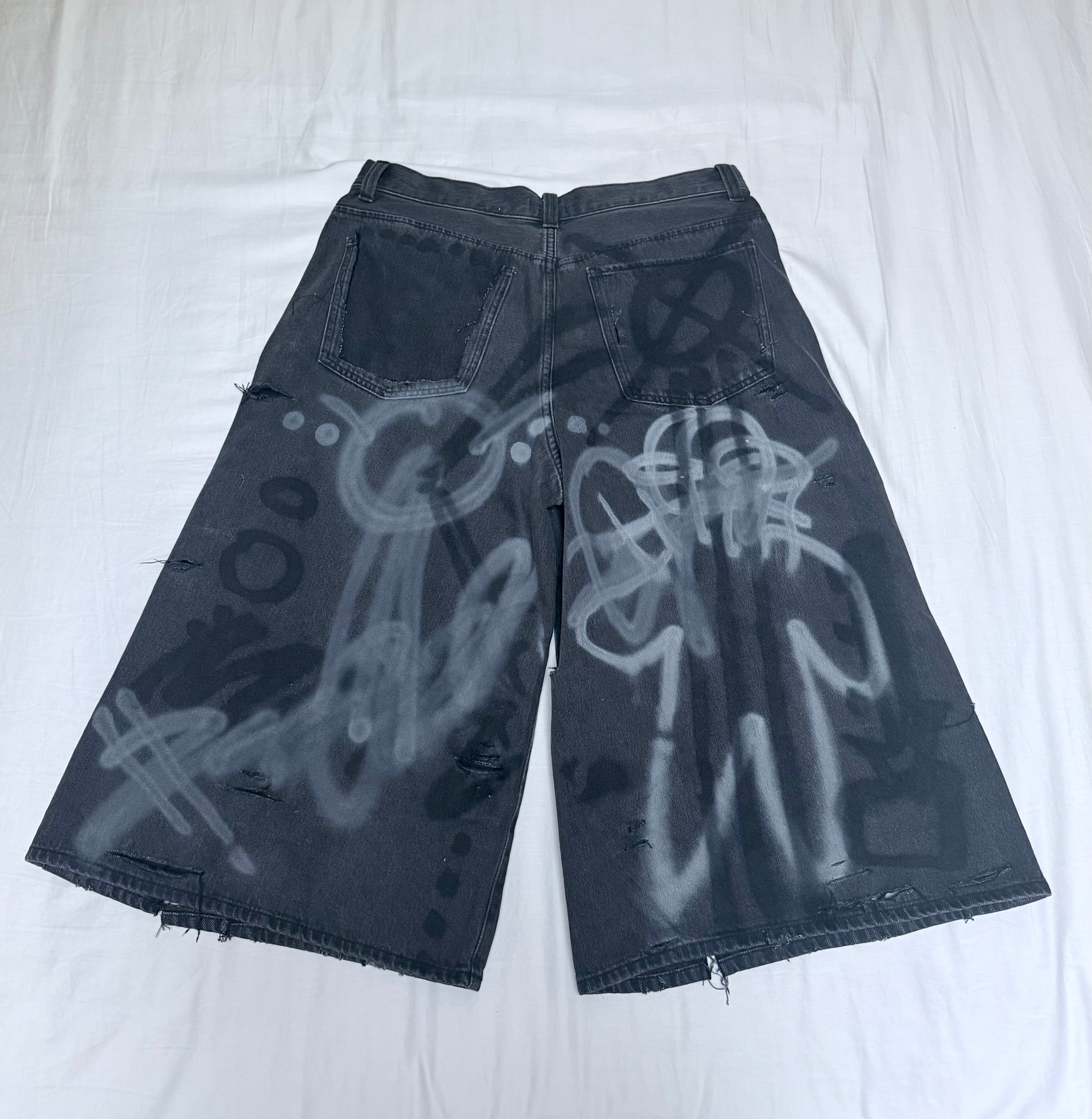 GLADIATOR denim capri shorts